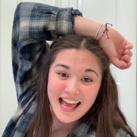 Meet your Posher, Kayla - Picture 1 of 1